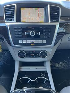 2012 Mercedes-Benz ML 350   - Photo 22 - Tarzana, CA 91356