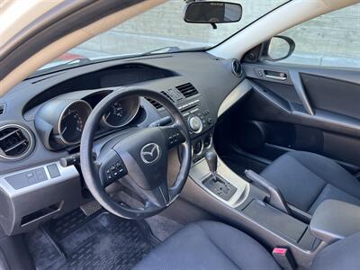 2011 Mazda Mazda3 i Touring   - Photo 9 - Tarzana, CA 91356