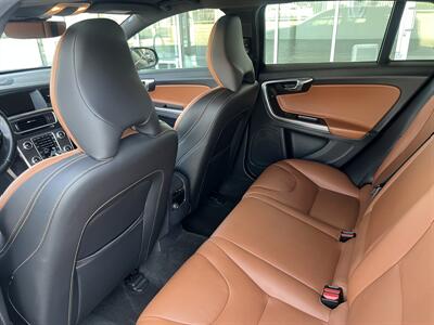 2015 Volvo V60 T5 Platinum   - Photo 13 - Tarzana, CA 91356