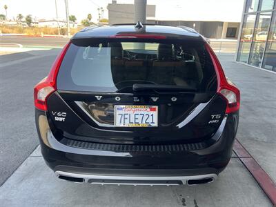 2015 Volvo V60 T5 Platinum   - Photo 5 - Tarzana, CA 91356
