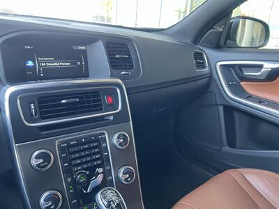 2015 Volvo V60 T5 Platinum   - Photo 19 - Tarzana, CA 91356