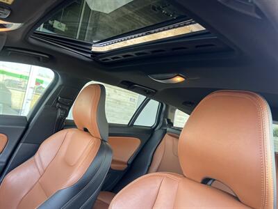 2015 Volvo V60 T5 Platinum   - Photo 11 - Tarzana, CA 91356