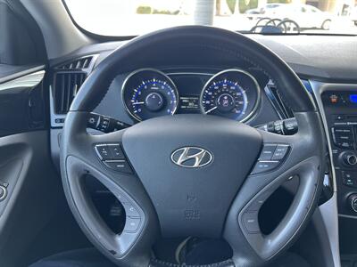 2013 Hyundai SONATA Limited   - Photo 17 - Tarzana, CA 91356