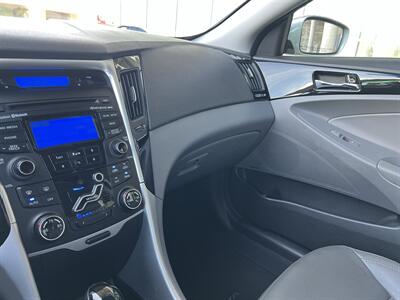 2013 Hyundai SONATA Limited   - Photo 19 - Tarzana, CA 91356