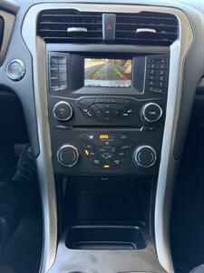 2018 Ford Fusion Hybrid SE - Photo 14 - Tarzana, CA 91356