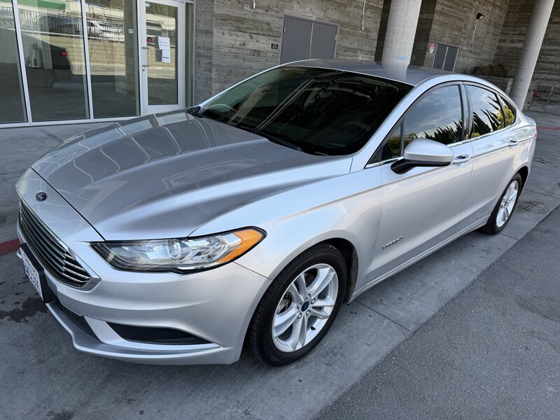 2018 Ford Fusion Hybrid SE   - Photo 1 - Tarzana, CA 91356