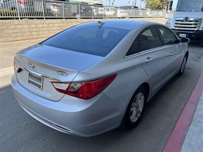 2013 Hyundai SONATA GLS   - Photo 8 - Tarzana, CA 91356