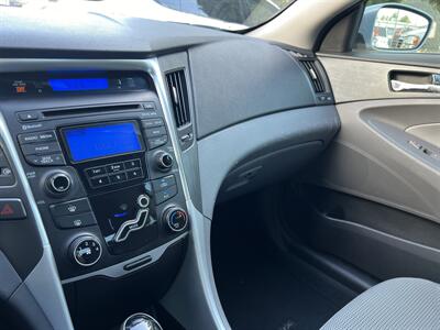 2013 Hyundai SONATA GLS   - Photo 17 - Tarzana, CA 91356