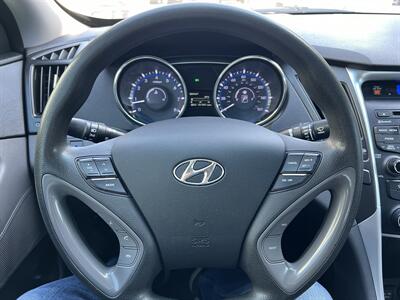 2013 Hyundai SONATA GLS   - Photo 18 - Tarzana, CA 91356