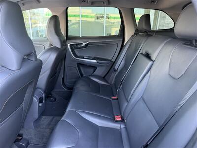 2017 Volvo XC60 T5 Dynamic   - Photo 13 - Tarzana, CA 91356