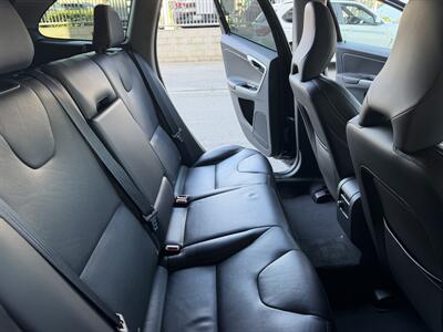 2017 Volvo XC60 T5 Dynamic   - Photo 15 - Tarzana, CA 91356