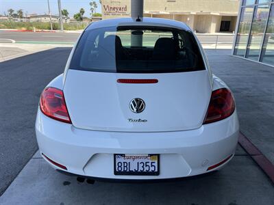 2014 Volkswagen Beetle 1.8T Entry PZEV   - Photo 4 - Tarzana, CA 91356
