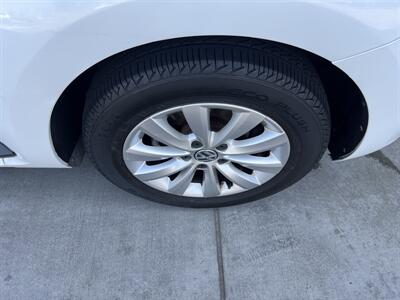 2014 Volkswagen Beetle 1.8T Entry PZEV   - Photo 20 - Tarzana, CA 91356