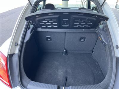 2014 Volkswagen Beetle 1.8T Entry PZEV   - Photo 12 - Tarzana, CA 91356