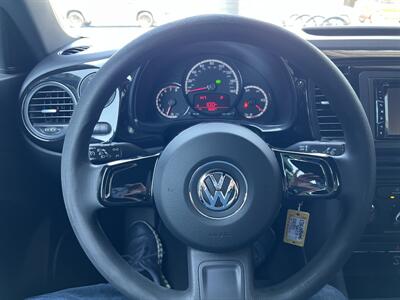 2014 Volkswagen Beetle 1.8T Entry PZEV   - Photo 15 - Tarzana, CA 91356