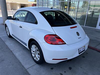 2014 Volkswagen Beetle 1.8T Entry PZEV   - Photo 5 - Tarzana, CA 91356