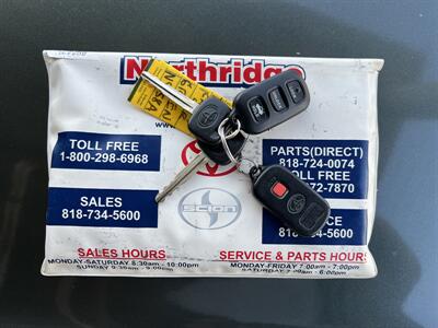 2004 Toyota Camry LE   - Photo 19 - Tarzana, CA 91356
