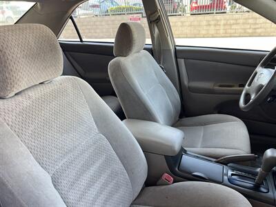 2004 Toyota Camry LE   - Photo 10 - Tarzana, CA 91356