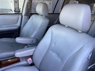 2006 Toyota Highlander Limited   - Photo 14 - Tarzana, CA 91356