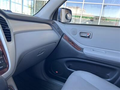 2006 Toyota Highlander Limited   - Photo 10 - Tarzana, CA 91356