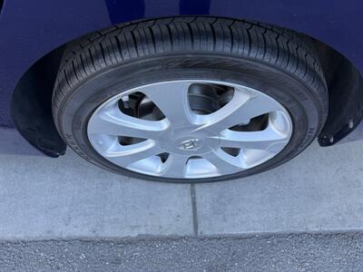 2013 Hyundai Elantra Limited - Photo 10 - Tarzana, CA 91356