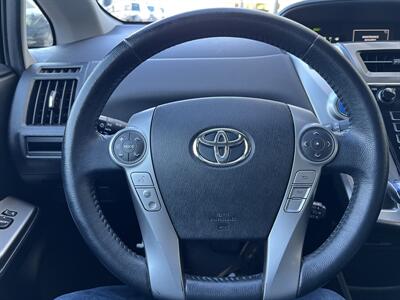 2015 Toyota Prius v Four   - Photo 17 - Tarzana, CA 91356