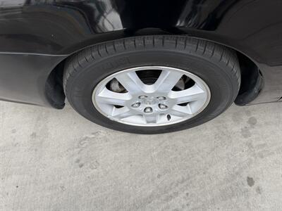 2000 Toyota Avalon XLS   - Photo 9 - Tarzana, CA 91356