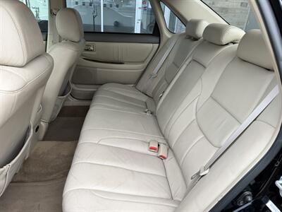 2000 Toyota Avalon XLS   - Photo 14 - Tarzana, CA 91356