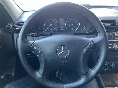 2005 Mercedes-Benz C 320   - Photo 18 - Tarzana, CA 91356