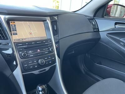 2014 Hyundai SONATA SE   - Photo 22 - Tarzana, CA 91356