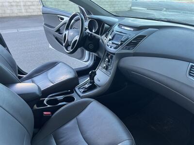 2015 Hyundai ELANTRA Limited   - Photo 15 - Tarzana, CA 91356