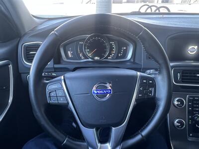 2016 Volvo V60 T5 Drive-E Premier   - Photo 21 - Tarzana, CA 91356