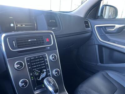 2016 Volvo V60 T5 Drive-E Premier   - Photo 22 - Tarzana, CA 91356