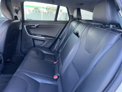 2016 Volvo V60 T5 Drive-E Premier   - Photo 13 - Tarzana, CA 91356