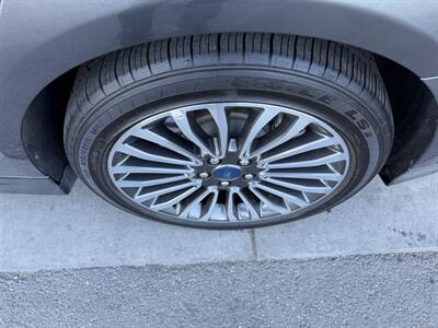 2018 Ford Fusion Energi Titanium - Photo 10 - Tarzana, CA 91356