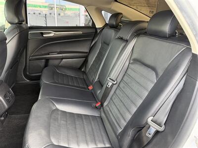 2017 Ford Fusion Hybrid SE   - Photo 13 - Tarzana, CA 91356