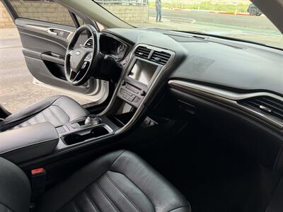2017 Ford Fusion Hybrid SE   - Photo 15 - Tarzana, CA 91356