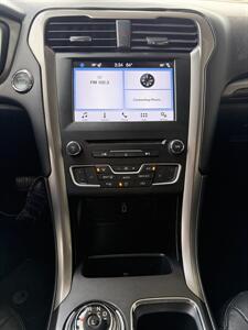2017 Ford Fusion Hybrid SE   - Photo 20 - Tarzana, CA 91356