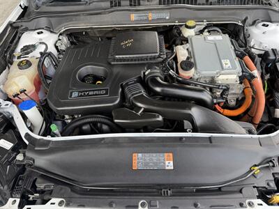 2017 Ford Fusion Hybrid SE   - Photo 18 - Tarzana, CA 91356