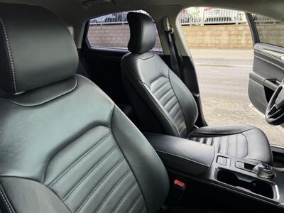 2017 Ford Fusion Hybrid SE   - Photo 16 - Tarzana, CA 91356