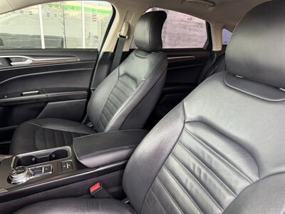 2017 Ford Fusion Hybrid SE   - Photo 12 - Tarzana, CA 91356