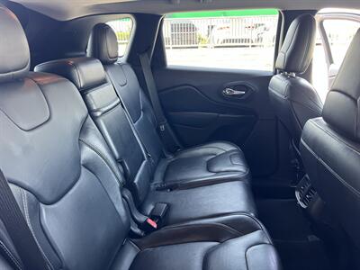 2015 Jeep Cherokee Limited   - Photo 16 - Tarzana, CA 91356