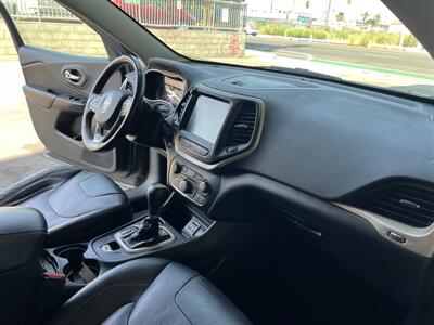 2015 Jeep Cherokee Limited   - Photo 14 - Tarzana, CA 91356
