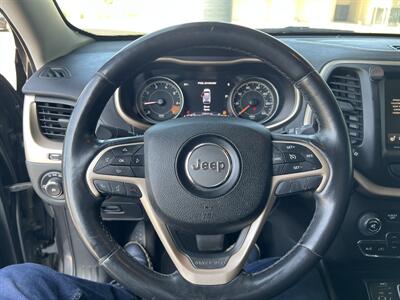2015 Jeep Cherokee Limited   - Photo 17 - Tarzana, CA 91356