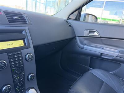 2011 Volvo C30 T5   - Photo 21 - Tarzana, CA 91356