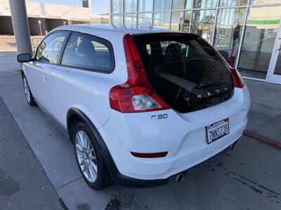 2011 Volvo C30 T5   - Photo 4 - Tarzana, CA 91356