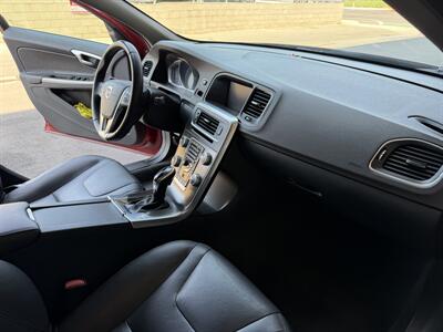 2015 Volvo V60 T5 Drive-E Premier   - Photo 17 - Tarzana, CA 91356