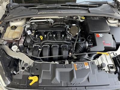 2016 Ford Focus SE - Photo 20 - Tarzana, CA 91356