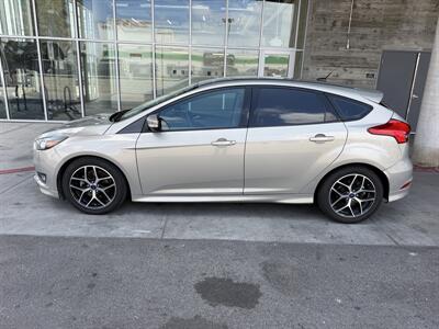 2016 Ford Focus SE - Photo 3 - Tarzana, CA 91356