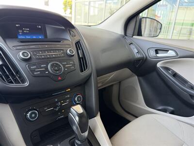 2016 Ford Focus SE - Photo 24 - Tarzana, CA 91356